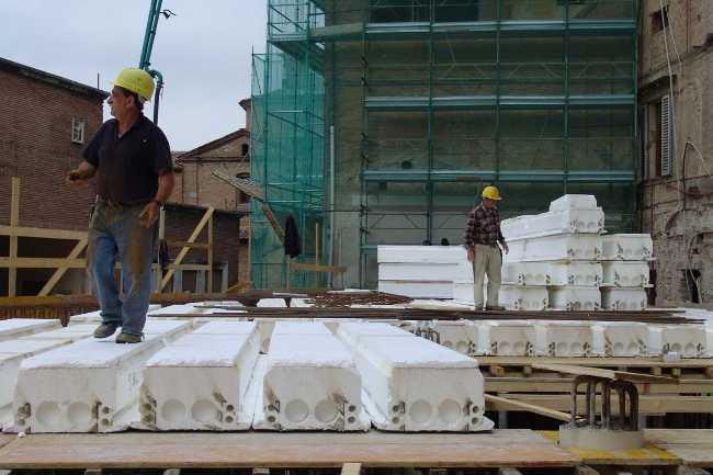 Posa in opera dei solai Plastbau