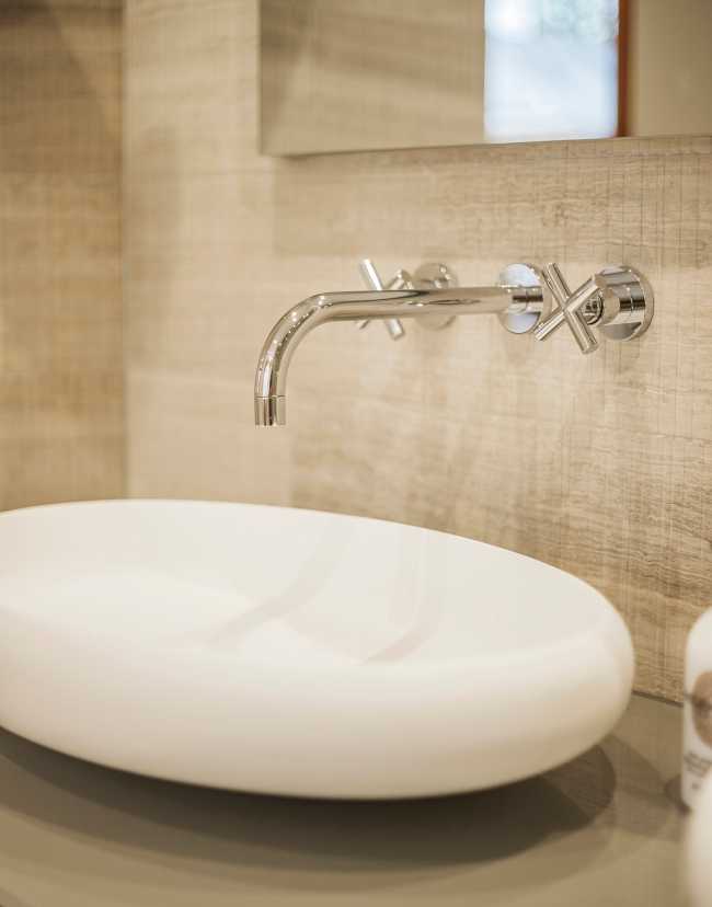 Lavabo dalle forme contemporanee