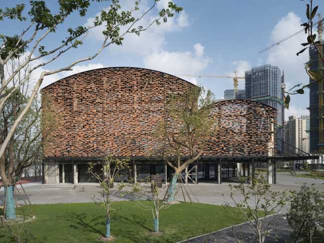 Fachada del astillero