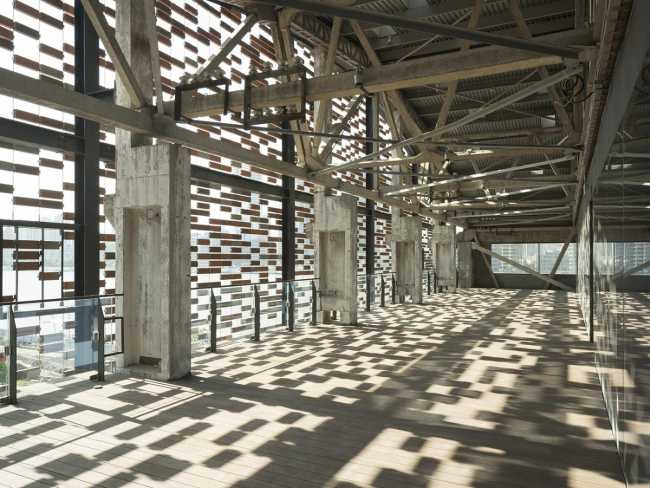 Juego de luces y sombras de la fachada