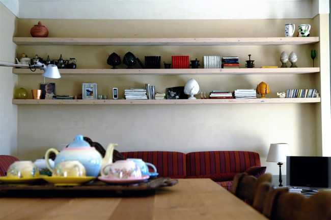 Mensole all'interno della casa