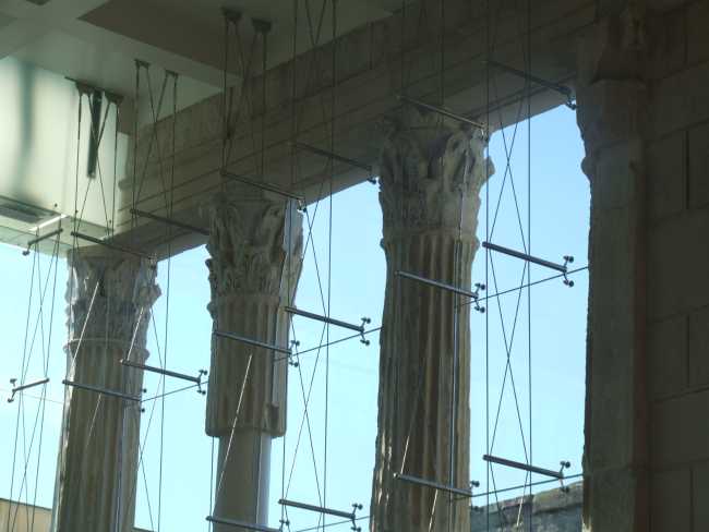 Vetro tra le colonne