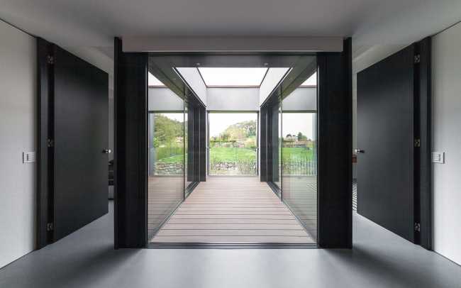 windows with black fixtures