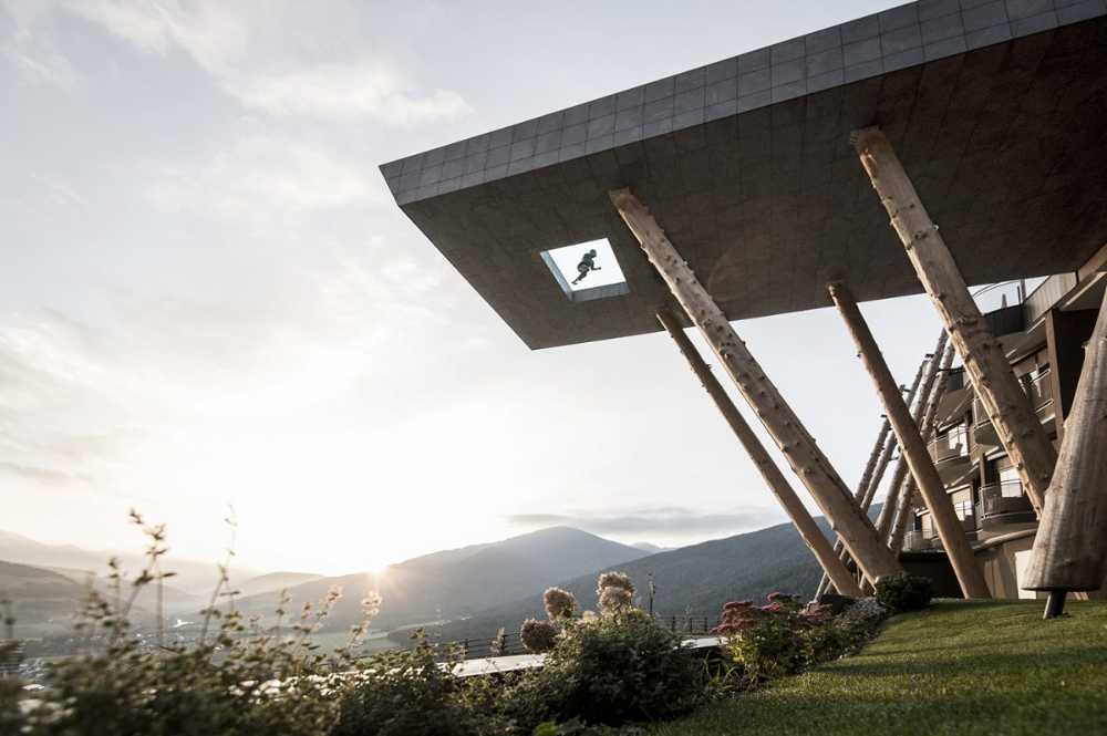 Renovated hotel with view of the landscape with mountains