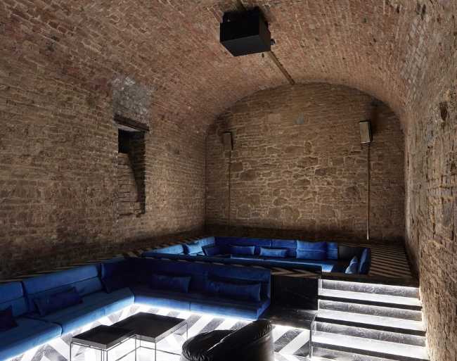 Interni di una cantina del diciottesimo secolo
