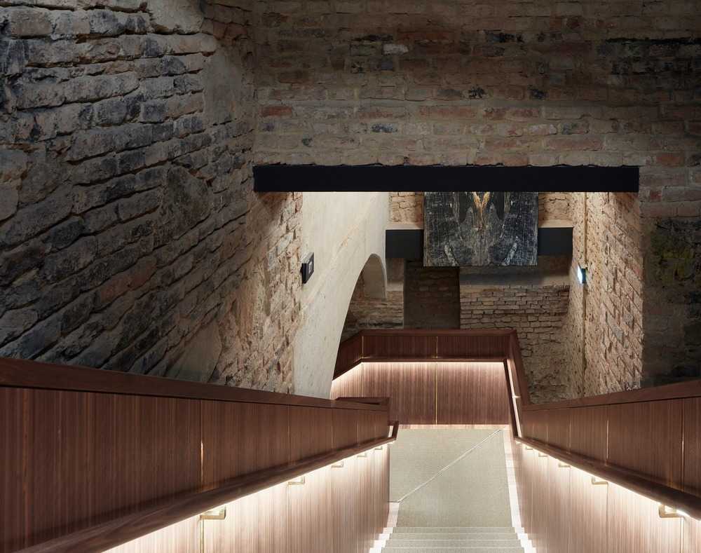 Dettaglio scala interna bar