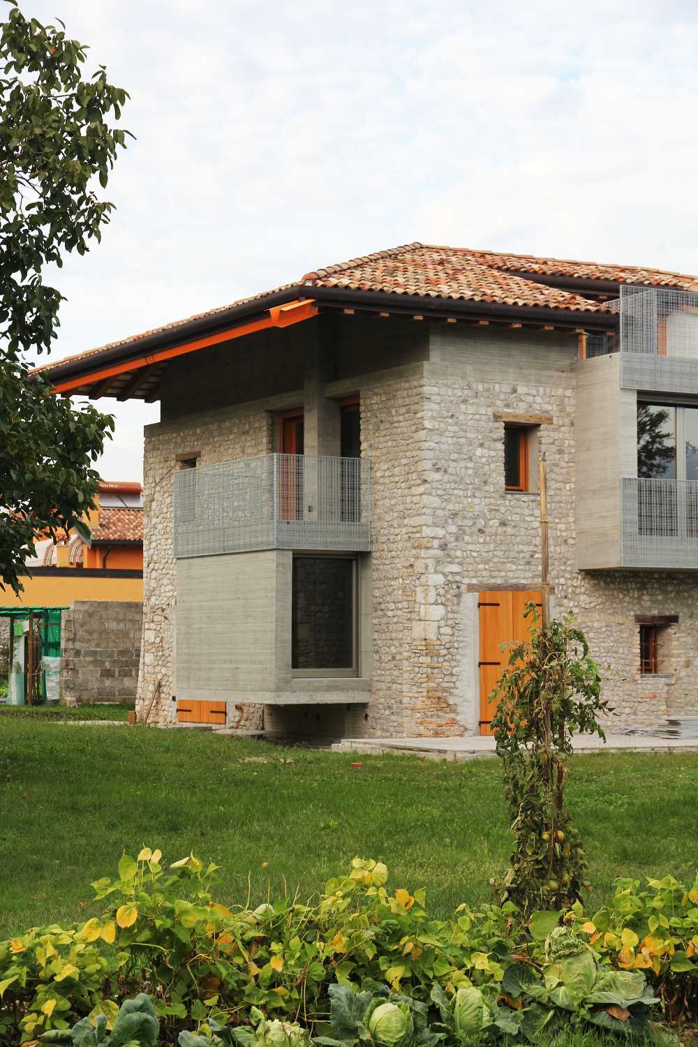 Parete in pietra villa
