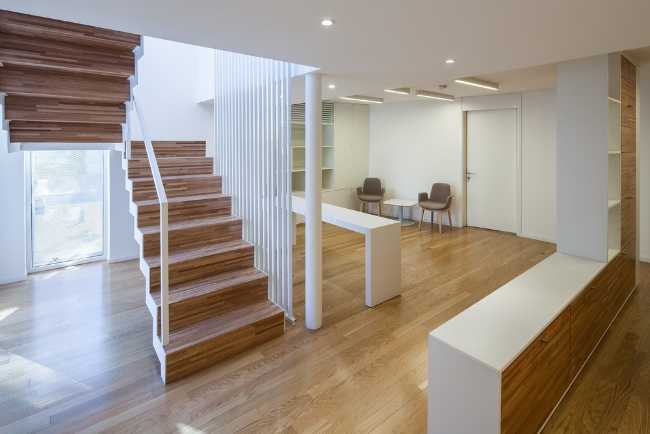 white interiors and wood