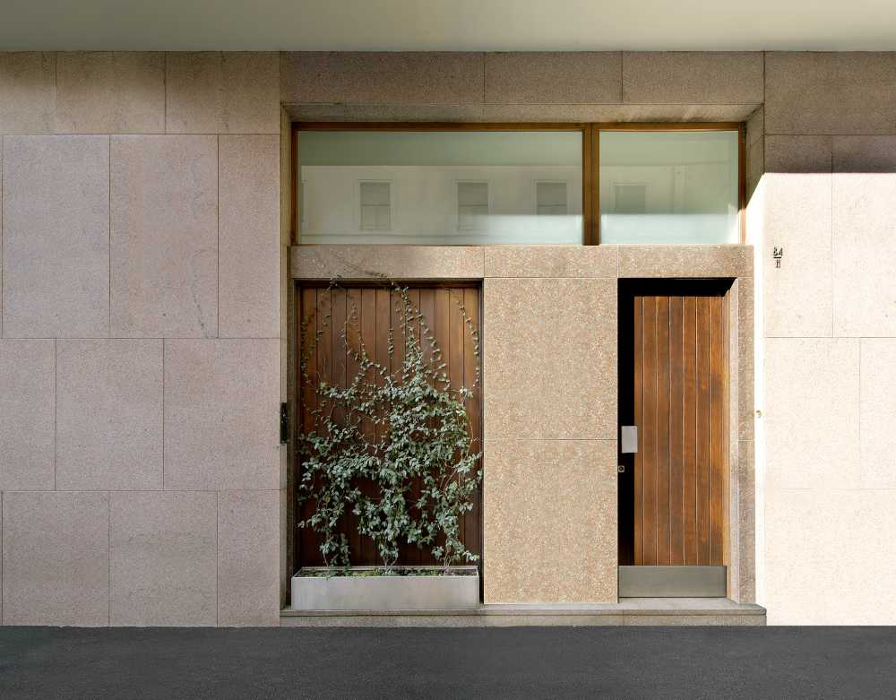Ingresso porte di legno