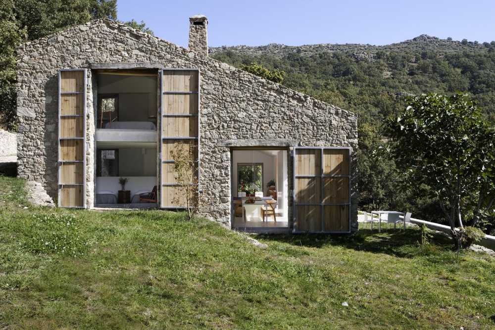 Edificio nella natura