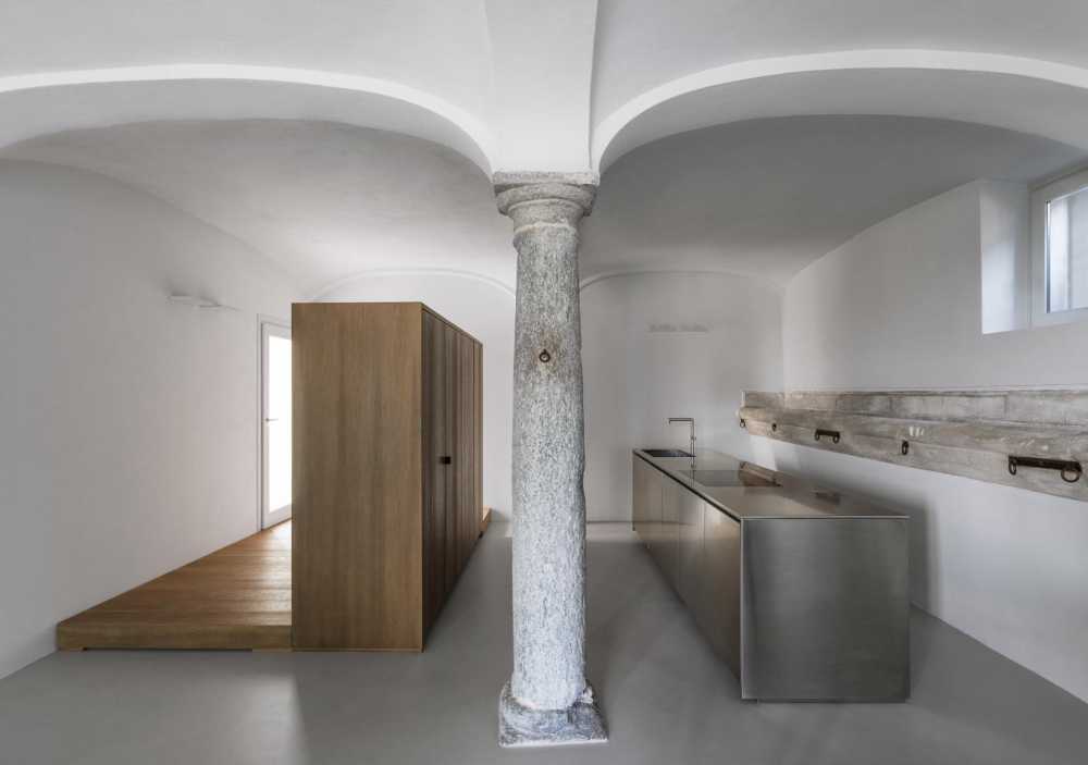 Appartamento storico colonna in pietra