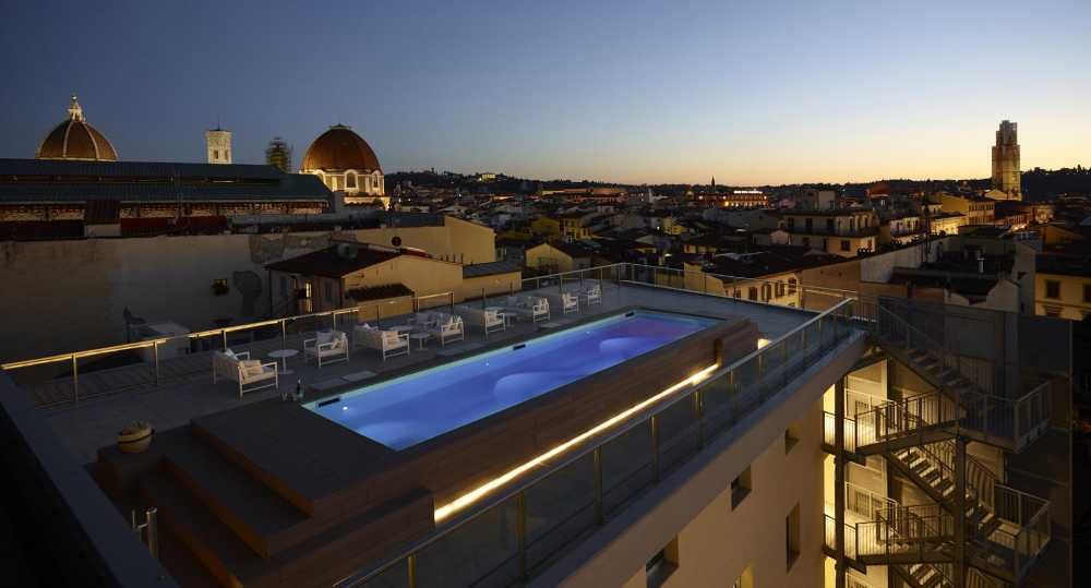 Hotel con piscina sul tetto a Firenze