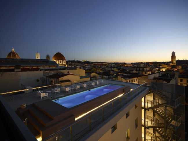Piscina sul tetto