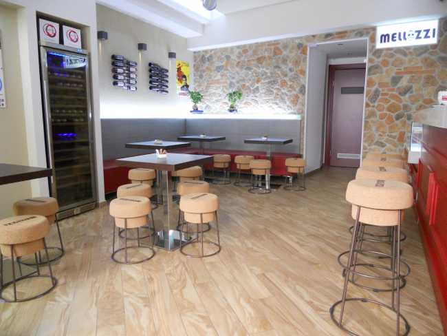 Bar dalle linee classiche