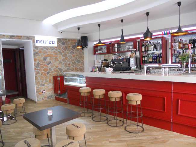 Bar dalle linee classiche