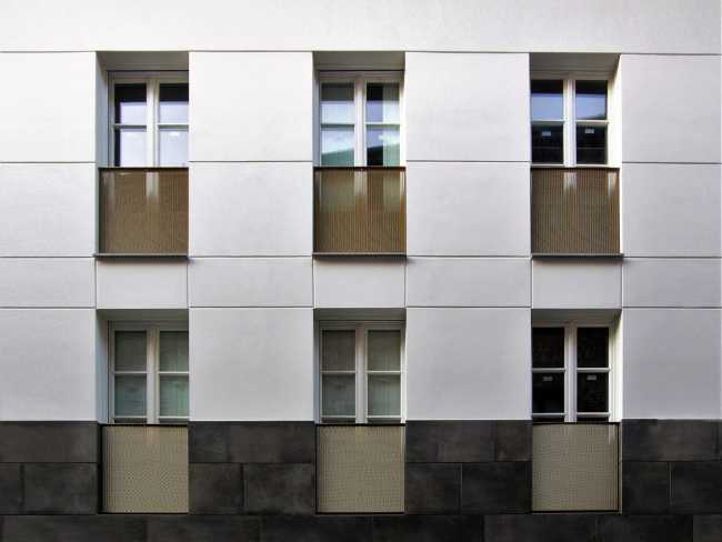 Finestra con balcone