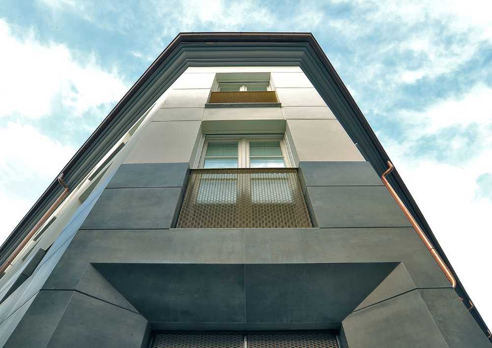 Finestra con balcone