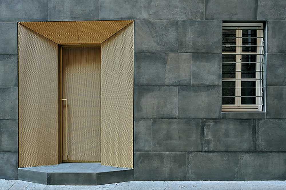 Finestra con balcone