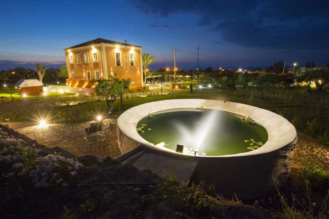 Edificio storico ristrutturato e trasformato in villa