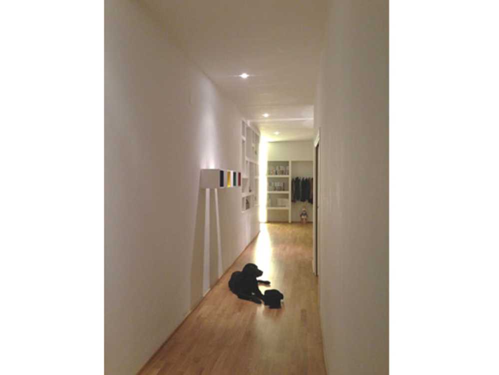 Corridoio con illuminazione incassata