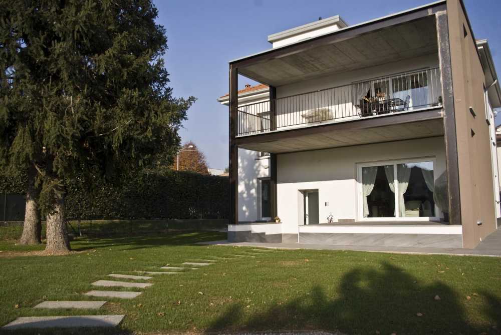 villa con giardino