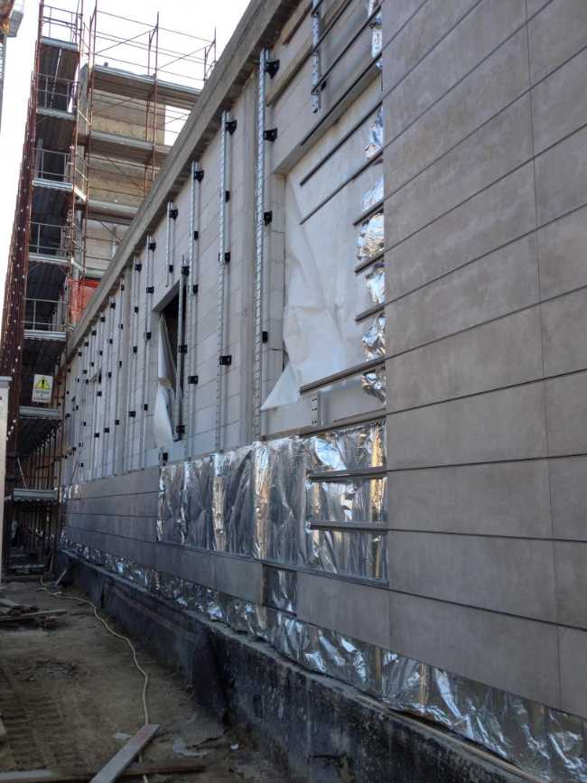 Sistema a secco e isolanti termoriflettenti multistrato