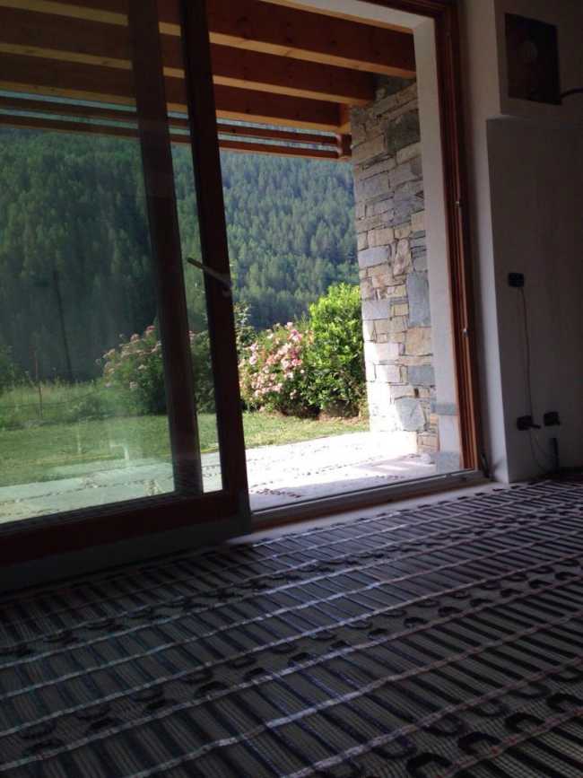 Posa in opera del sistema di riscaldamento radiante