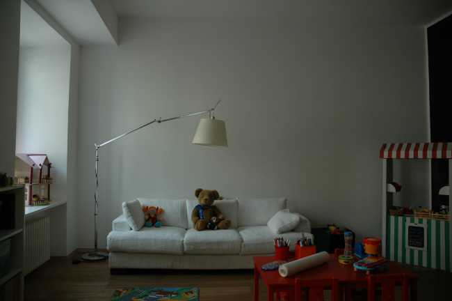 salotto con lampada