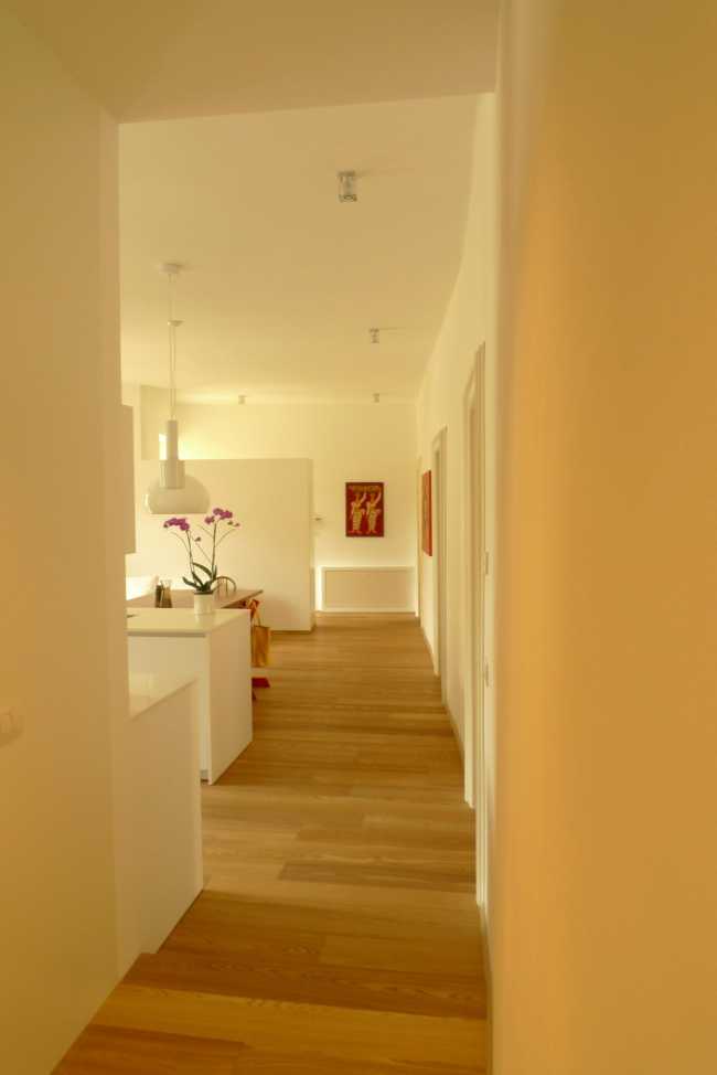 corridoio caldo con parquet