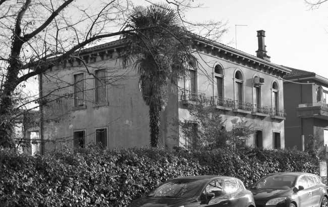 Villa storica soggetta a vincolo paesaggistico riqualificata