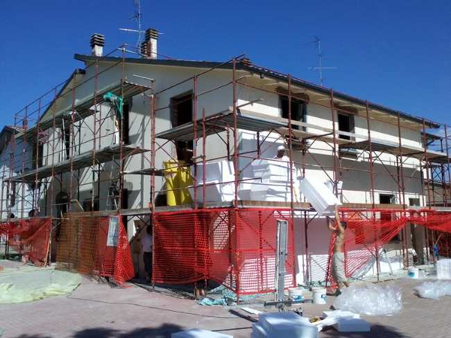 Posa in opera del sistema di isolamento a cappotto FerriTherm