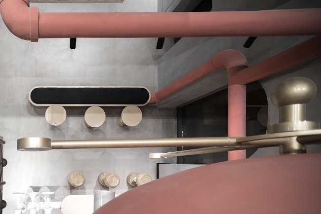 laboratorio de investigación tubos rosa y acabados oro