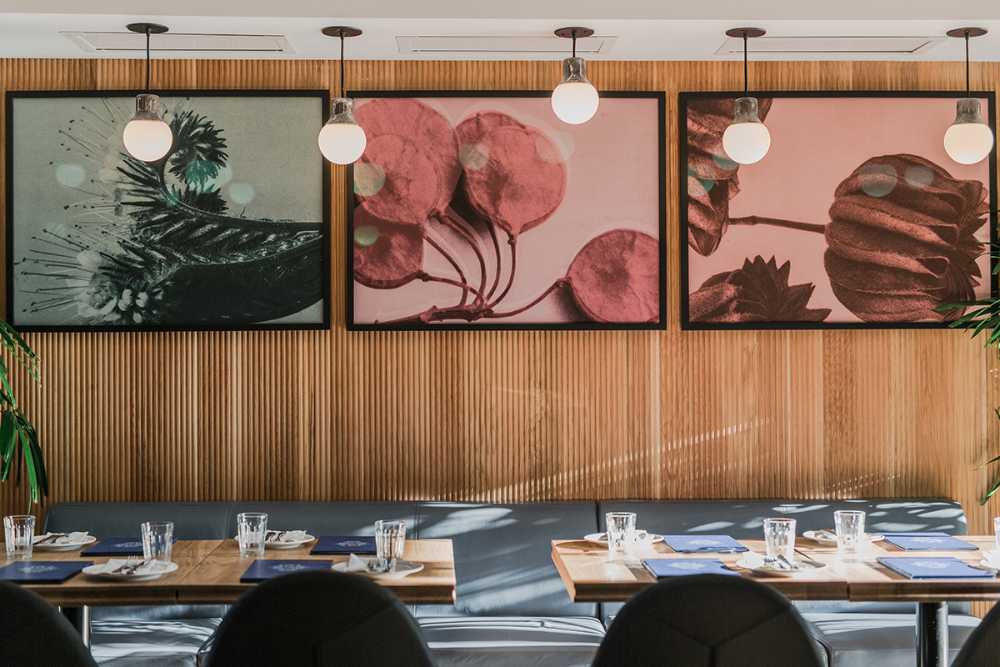 concept store ristorante bottiglie con logo