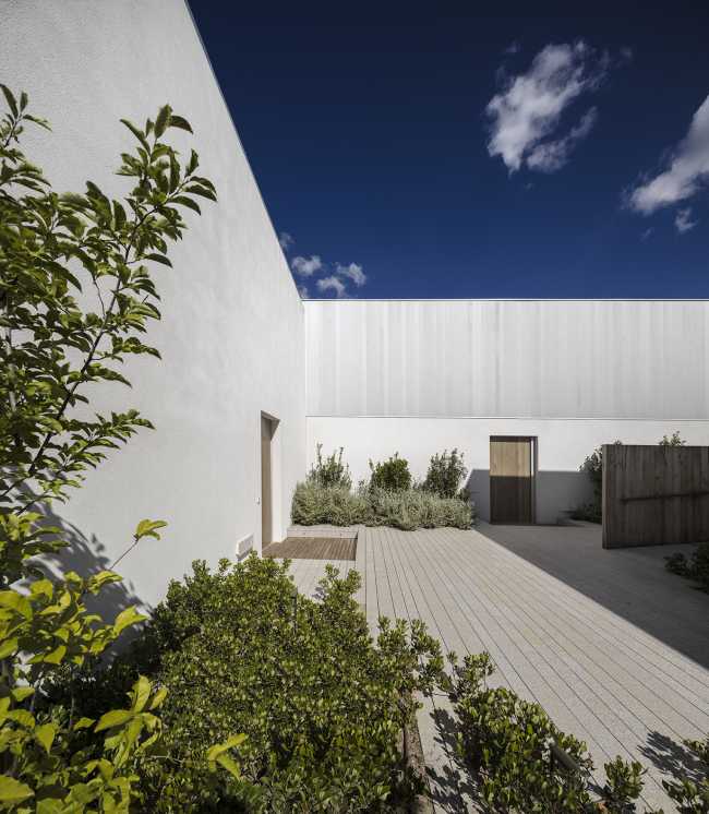 connection areas entrance residences wood floor coverings