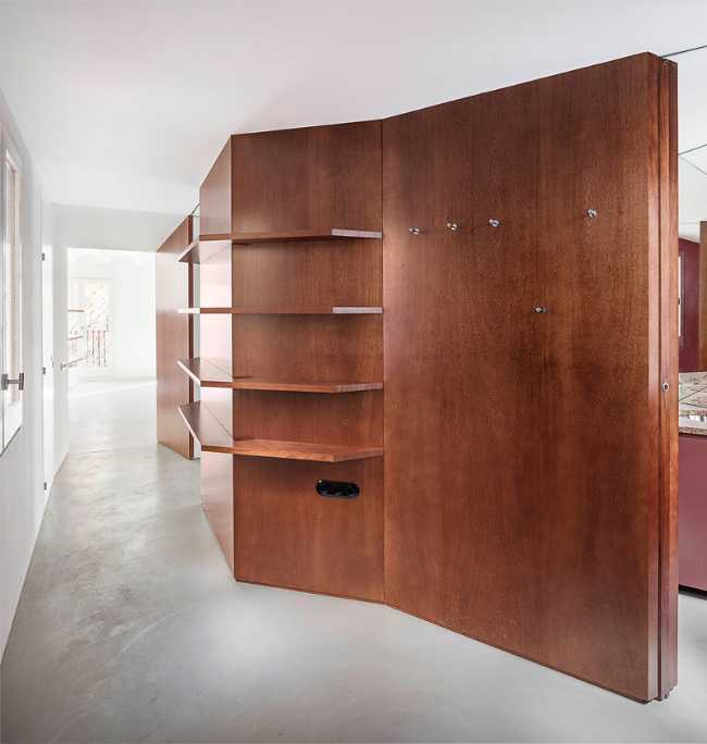 Apartment like a white canvas