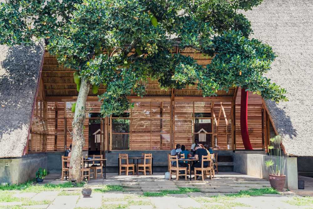 Restaurant, cafes and small shops