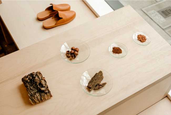 Tienda de zapatos de diseño minimalista