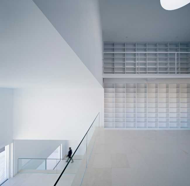 Soppalco e interni bianchi