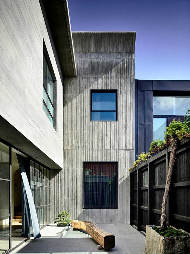 Use of contemporary materials in a period house