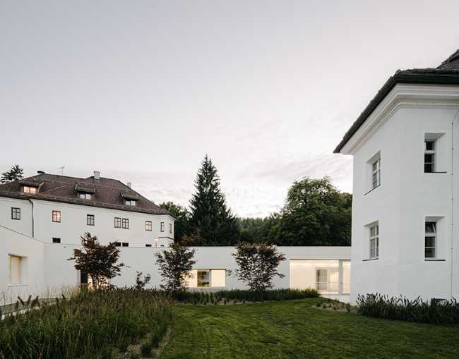 Spacious and quiet space for events and concerts