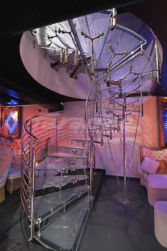 Scala Titania nel Billionaire Club di Instambul Beppe Riboli designed by Faraone