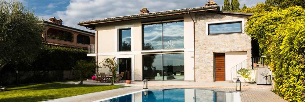 Esterno villa romana ristrutturata da ArchSide