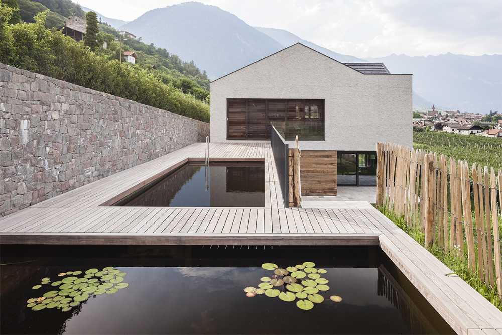 Villa a Lana con serramenti Optiwin Purista