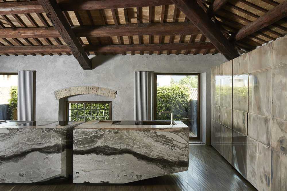 Loft Henge con radiatori Tubes personalizzati