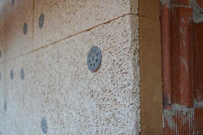 Capa externa en paneles de lana de madera Celenit