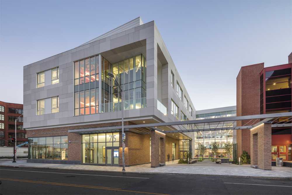 John J. Bowen Center. Un espace flexible qui ouvre l'expérience des étudiants à la ville