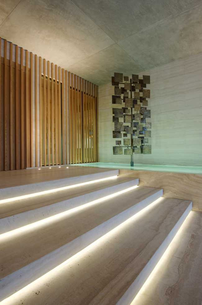 interno scala illuminazione