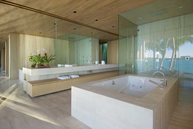 interno bagno rivestimento pietra