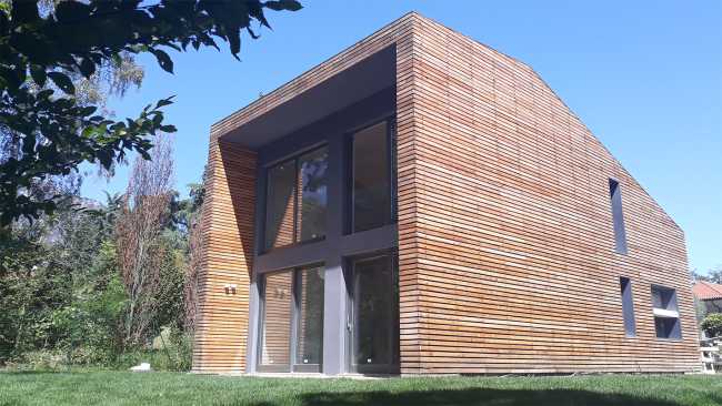 Villa dans la forêt en Piémont. Une architecture qui se fond dans la nature