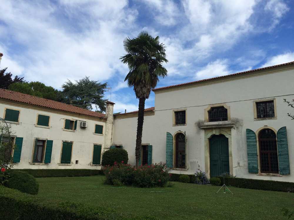 Renovation of the humid masonry for the Villa in Veneto. The Villa ...